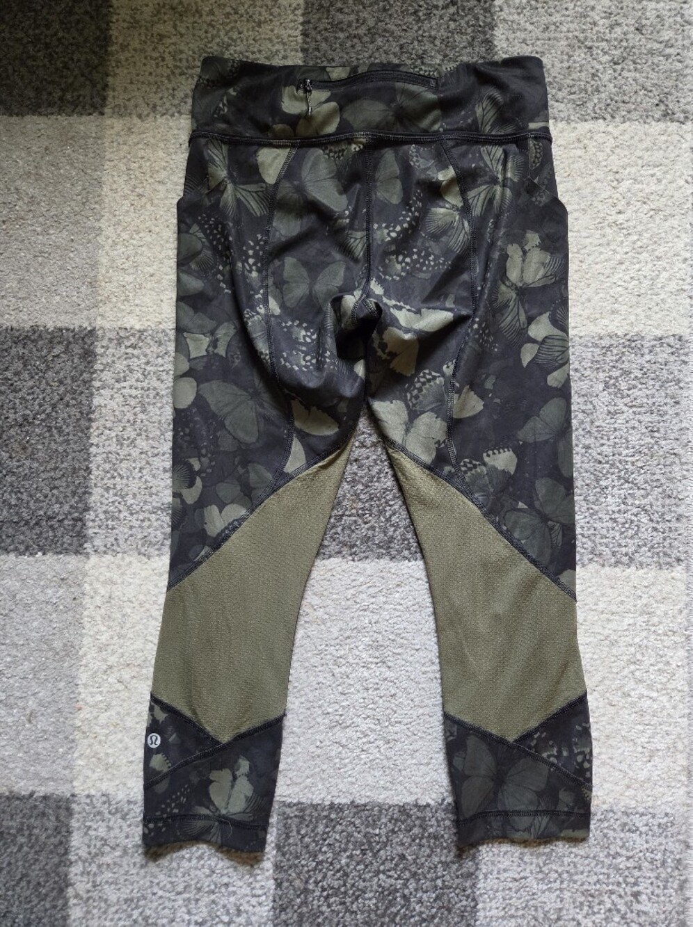 Lululemon Olive & Black Butterfly Print Athletic Leggings Size 6